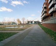 127097 Gezicht, langs een appartementencomplex aan de Rolderdiephof, in de buurt Parkhaven te Utrecht; geheel links het ...